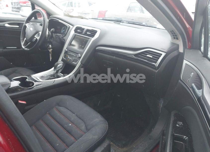 Photo 5 of 2016 Ford Fusion SE (VIN 3FA6P0H71GR253397)