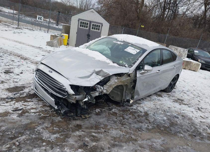 Photo 2 of 2016 Ford Fusion SE (VIN 3FA6P0H71GR273231)