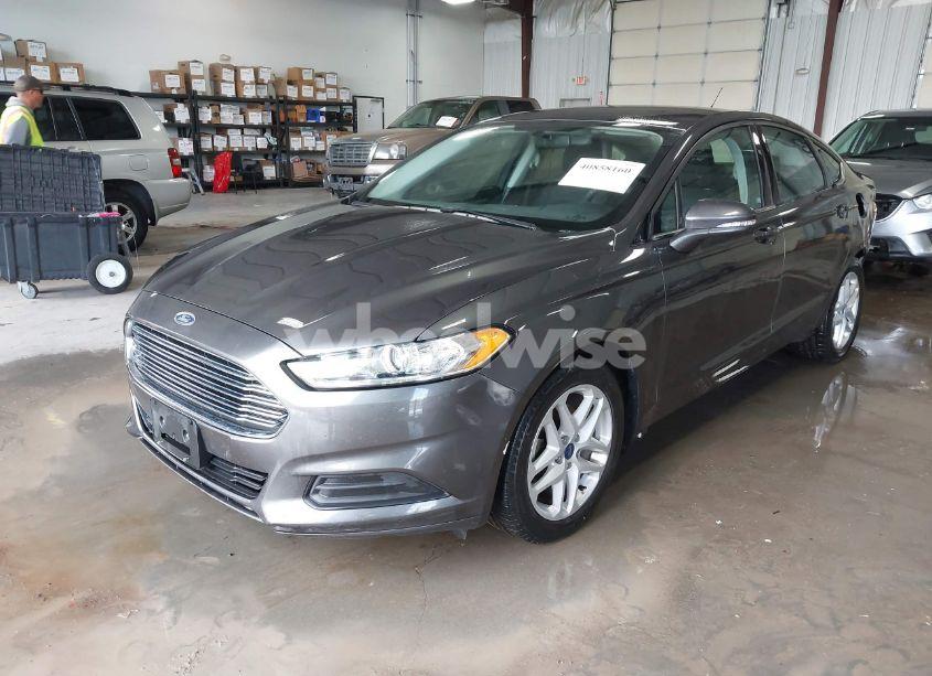Photo 2 of 2016 Ford Fusion SE (VIN 3FA6P0H71GR290465)