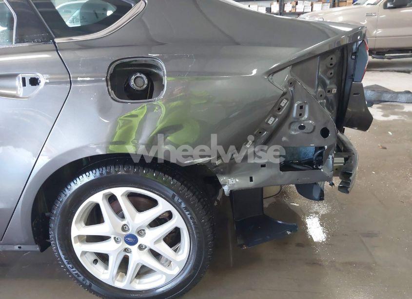 Photo 6 of 2016 Ford Fusion SE (VIN 3FA6P0H71GR290465)