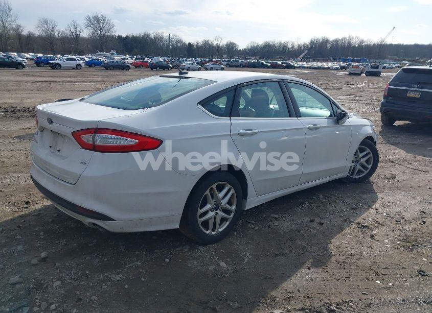 Photo 4 of 2016 Ford Fusion SE (VIN 3FA6P0H71GR358148)