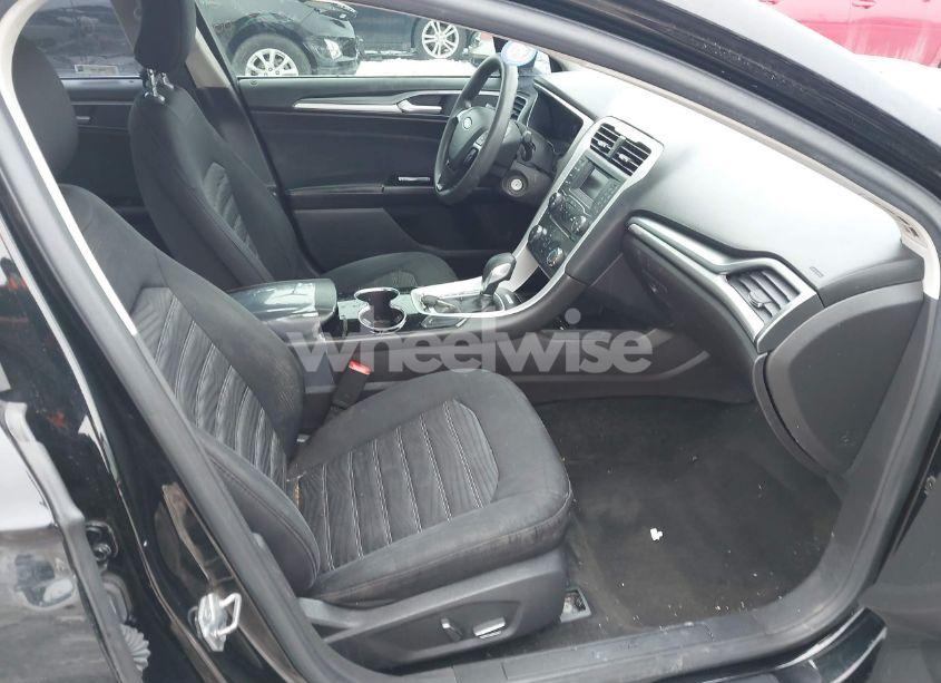 Photo 5 of 2016 Ford Fusion SE (VIN 3FA6P0H71GR374771)