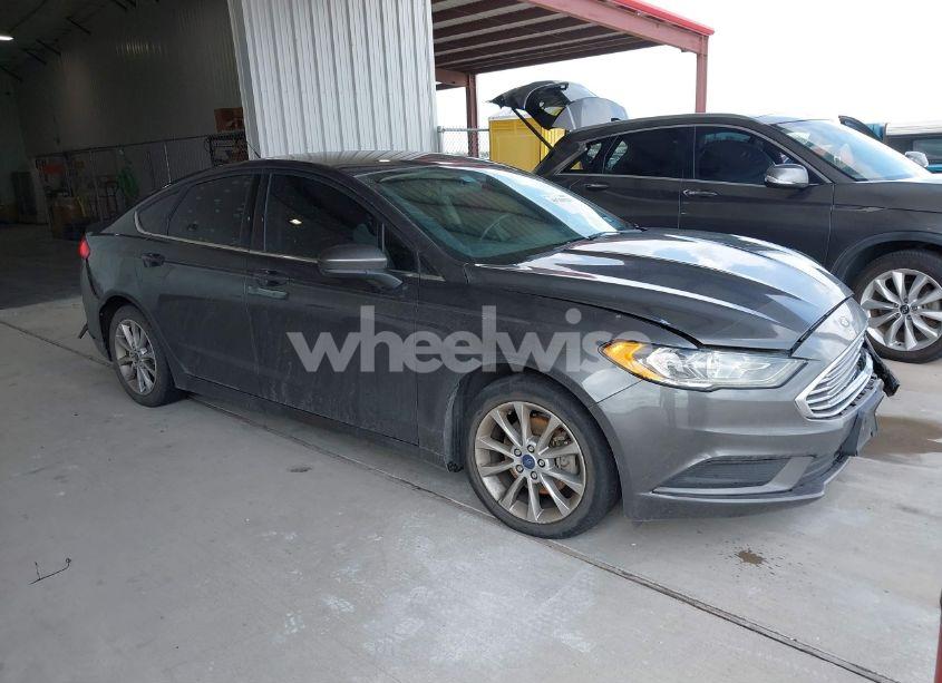2017 Ford Fusion SE (VIN 3FA6P0H71HR144679) main photo
