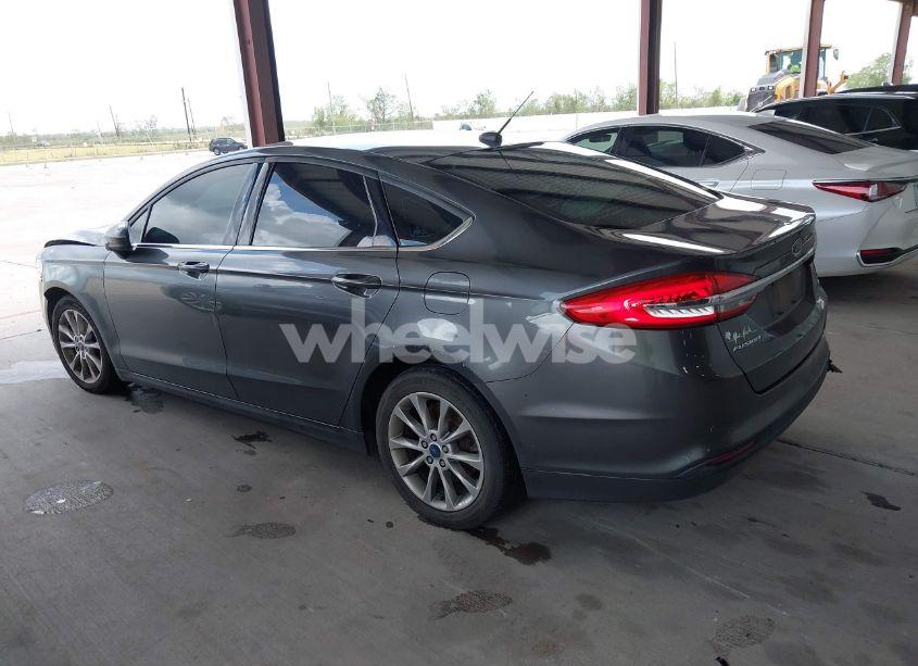Photo 3 of 2017 Ford Fusion SE (VIN 3FA6P0H71HR144679)