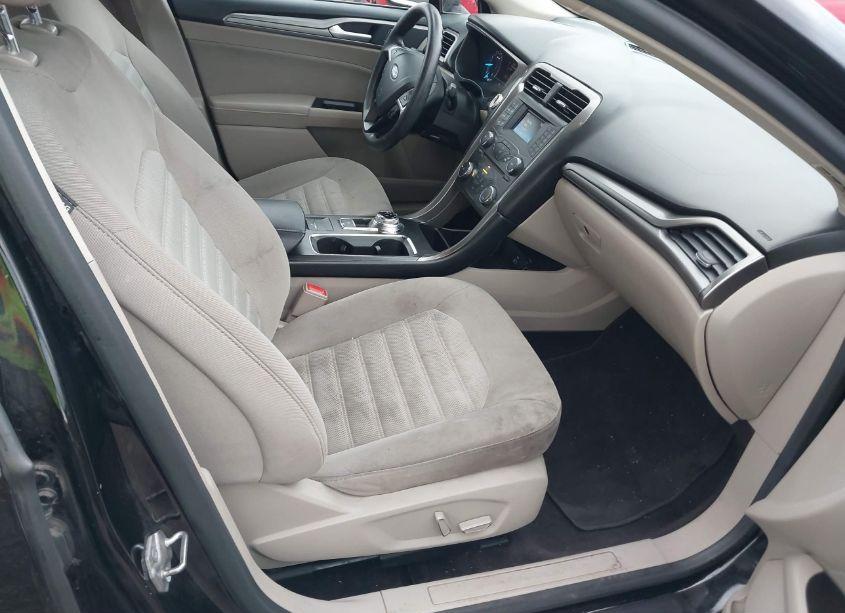 Photo 5 of 2017 Ford Fusion SE (VIN 3FA6P0H71HR146786)