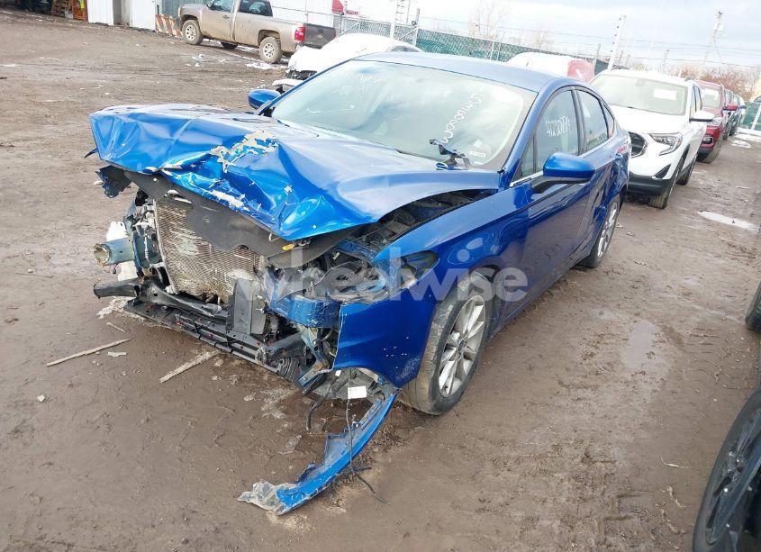 Photo 2 of 2017 Ford Fusion SE (VIN 3FA6P0H71HR153883)