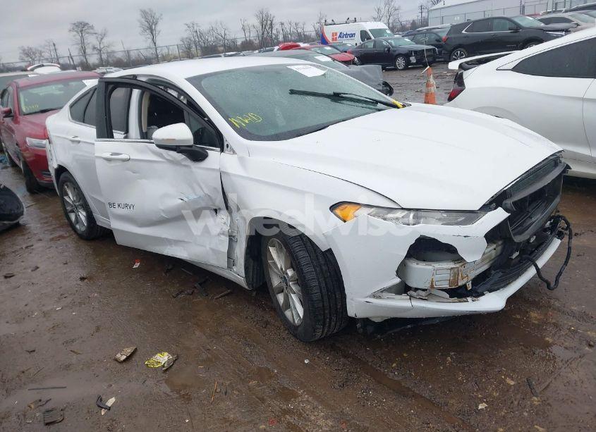 2017 Ford Fusion SE (VIN 3FA6P0H71HR169730) main photo