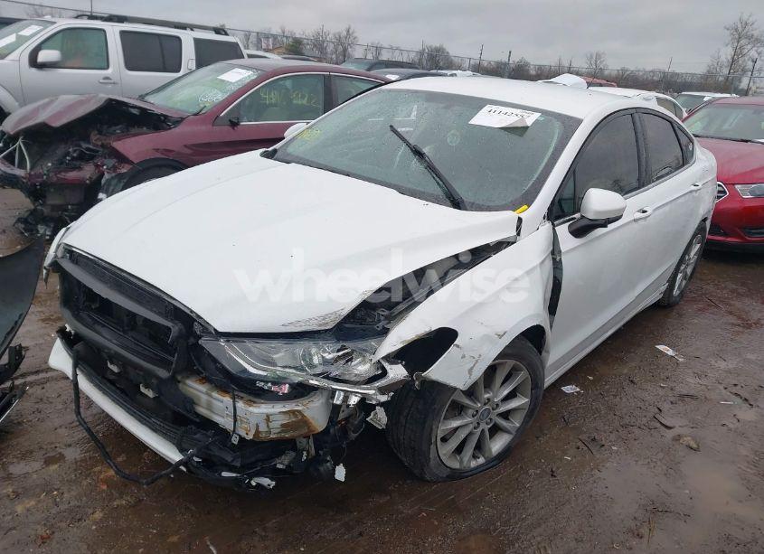 Photo 2 of 2017 Ford Fusion SE (VIN 3FA6P0H71HR169730)