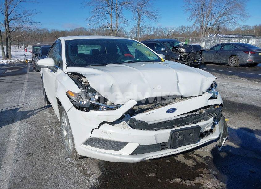 2017 Ford Fusion SE (VIN 3FA6P0H71HR173826) main photo