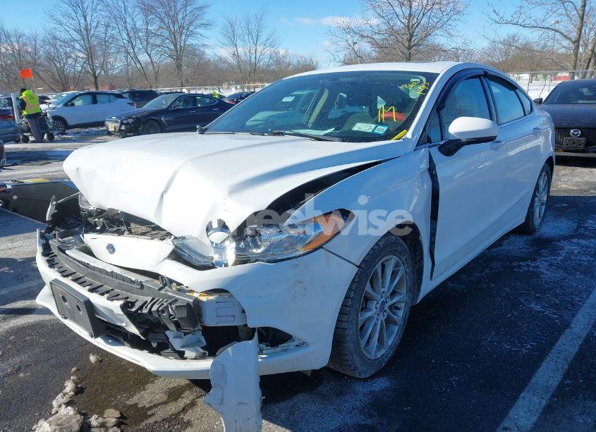 Photo 2 of 2017 Ford Fusion SE (VIN 3FA6P0H71HR173826)