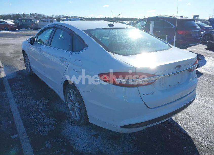 Photo 3 of 2017 Ford Fusion SE (VIN 3FA6P0H71HR173826)