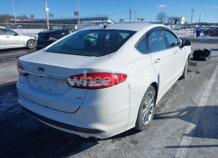 Photo 4 of 2017 Ford Fusion SE (VIN 3FA6P0H71HR173826)