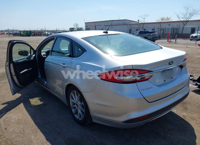 Photo 3 of 2017 Ford Fusion SE (VIN 3FA6P0H71HR199603)