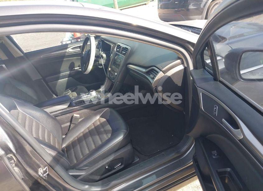 Photo 5 of 2017 Ford Fusion SE (VIN 3FA6P0H71HR269665)