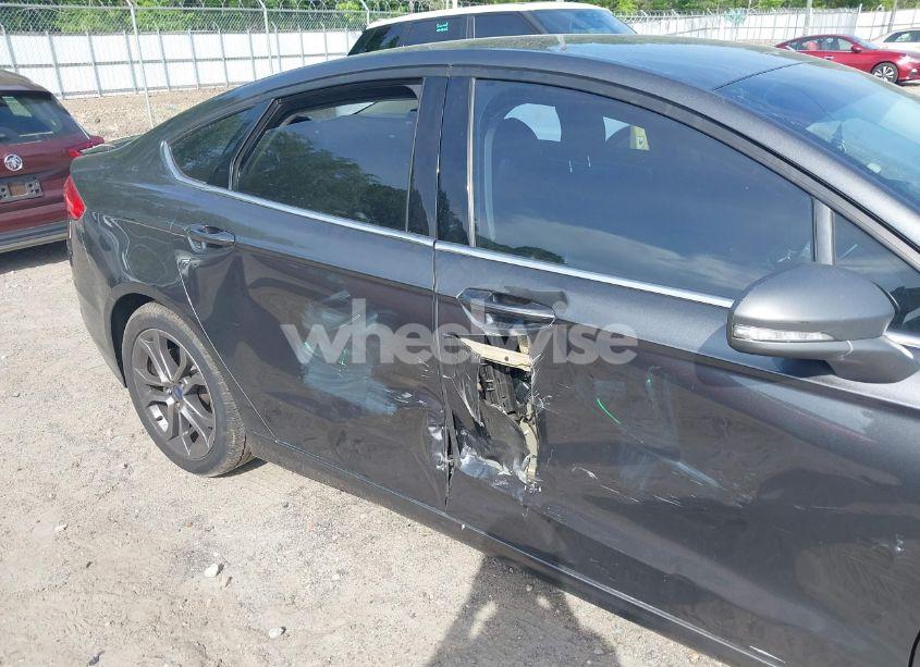 Photo 6 of 2017 Ford Fusion SE (VIN 3FA6P0H71HR269665)