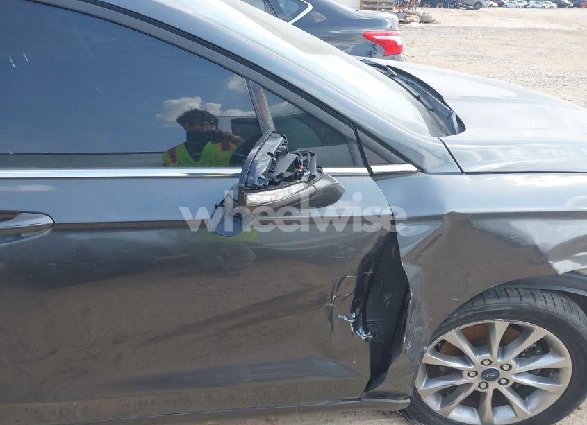 Photo 17 of 2017 Ford Fusion SE (VIN 3FA6P0H71HR410878)