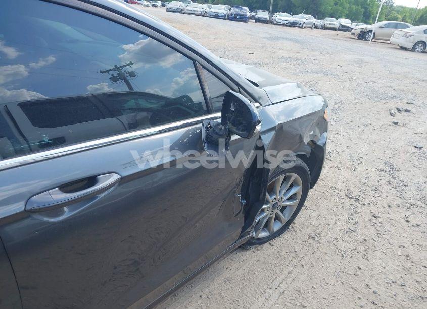 Photo 18 of 2017 Ford Fusion SE (VIN 3FA6P0H71HR410878)