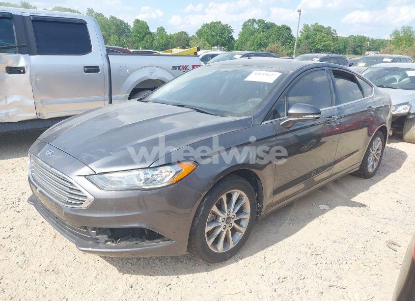 Photo 2 of 2017 Ford Fusion SE (VIN 3FA6P0H71HR410878)