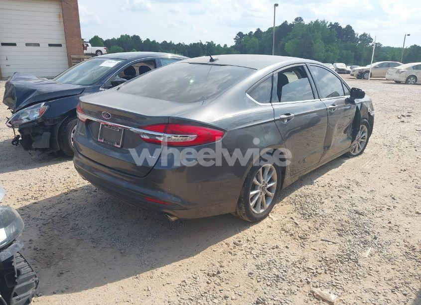 Photo 4 of 2017 Ford Fusion SE (VIN 3FA6P0H71HR410878)