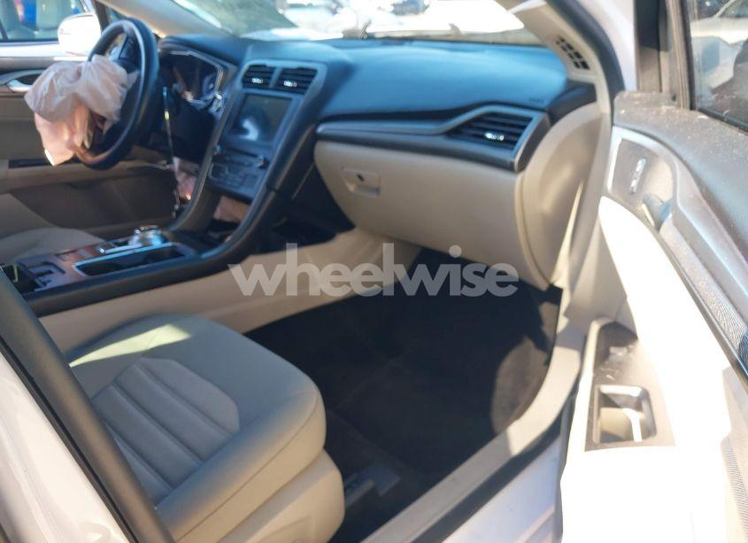 Photo 5 of 2017 Ford Fusion SE (VIN 3FA6P0H71HR411111)