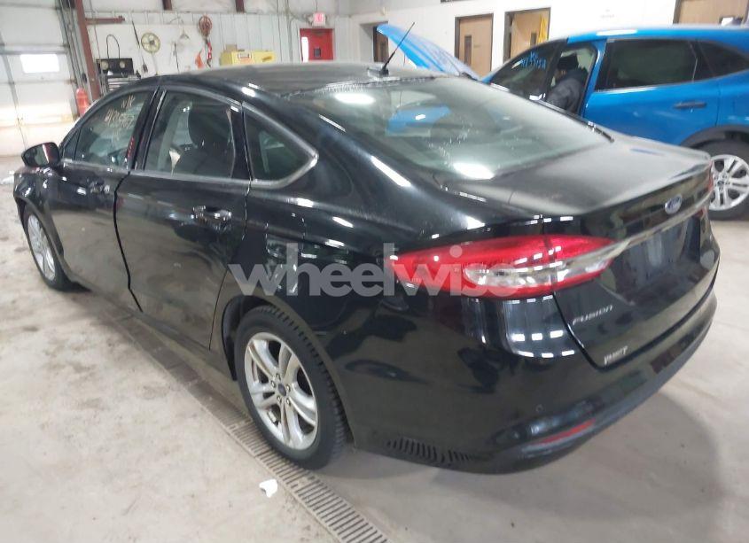 Photo 3 of 2018 Ford Fusion SE (VIN 3FA6P0H71JR114541)