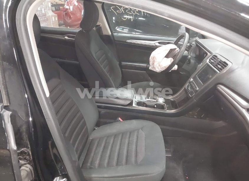 Photo 5 of 2018 Ford Fusion SE (VIN 3FA6P0H71JR114541)