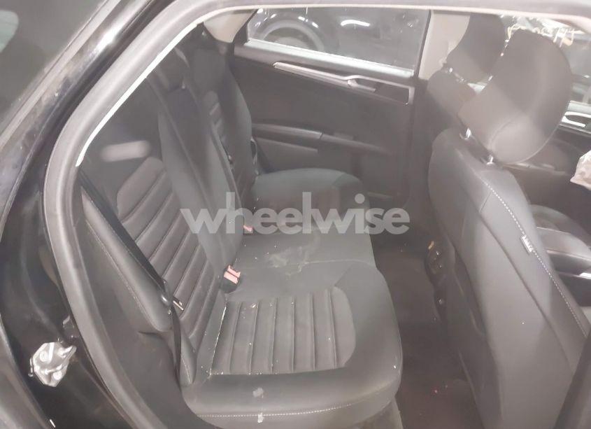 Photo 8 of 2018 Ford Fusion SE (VIN 3FA6P0H71JR114541)