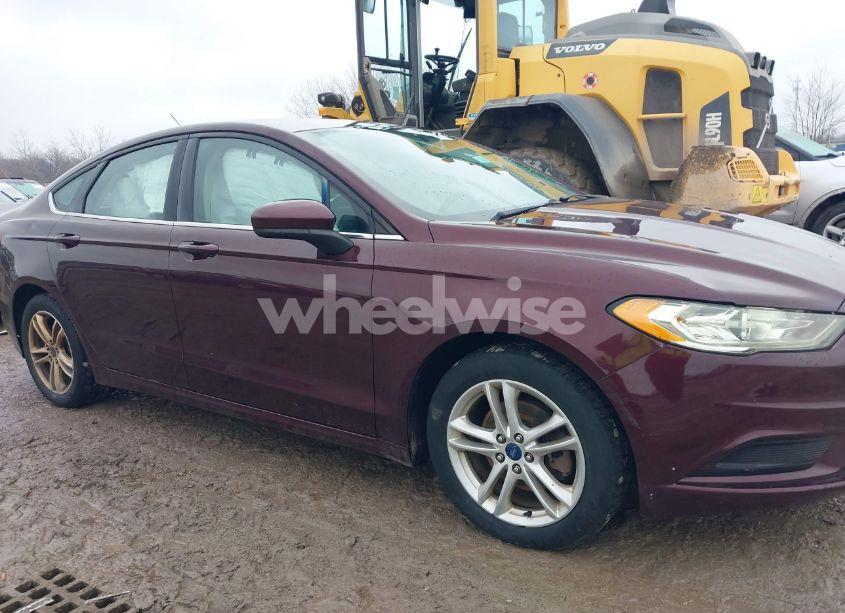 Photo 13 of 2018 Ford Fusion SE (VIN 3FA6P0H71JR135745)