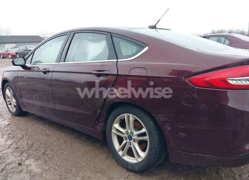 Photo 14 of 2018 Ford Fusion SE (VIN 3FA6P0H71JR135745)