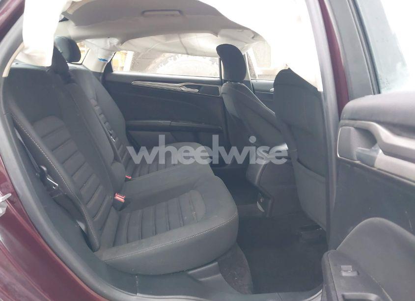 Photo 8 of 2018 Ford Fusion SE (VIN 3FA6P0H71JR135745)