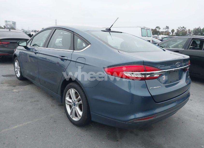 Photo 3 of 2018 Ford Fusion SE (VIN 3FA6P0H71JR140685)