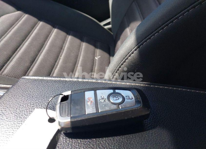 Photo 11 of 2018 Ford Fusion SE (VIN 3FA6P0H71JR257988)