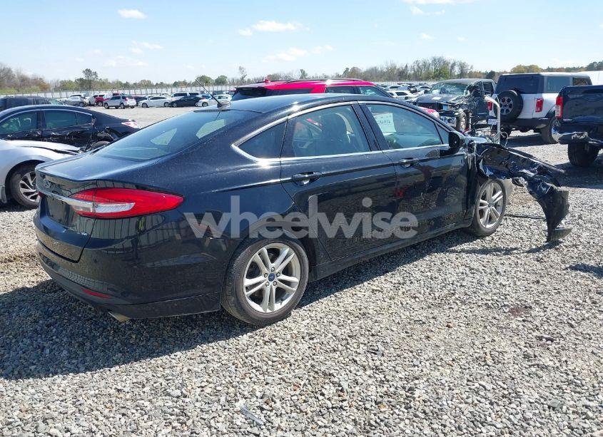 Photo 4 of 2018 Ford Fusion SE (VIN 3FA6P0H71JR257988)
