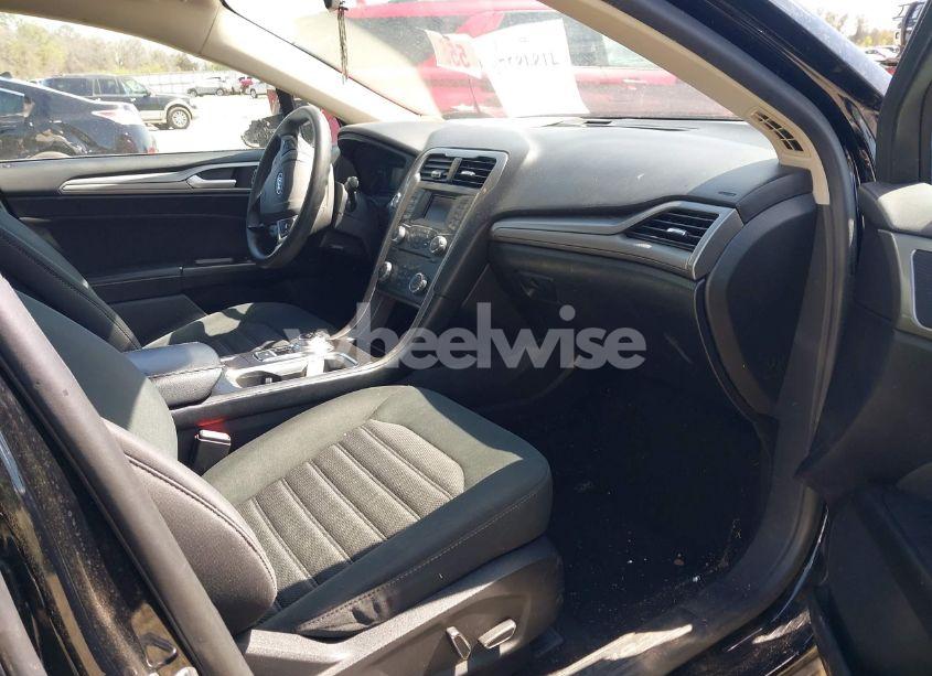 Photo 5 of 2018 Ford Fusion SE (VIN 3FA6P0H71JR257988)