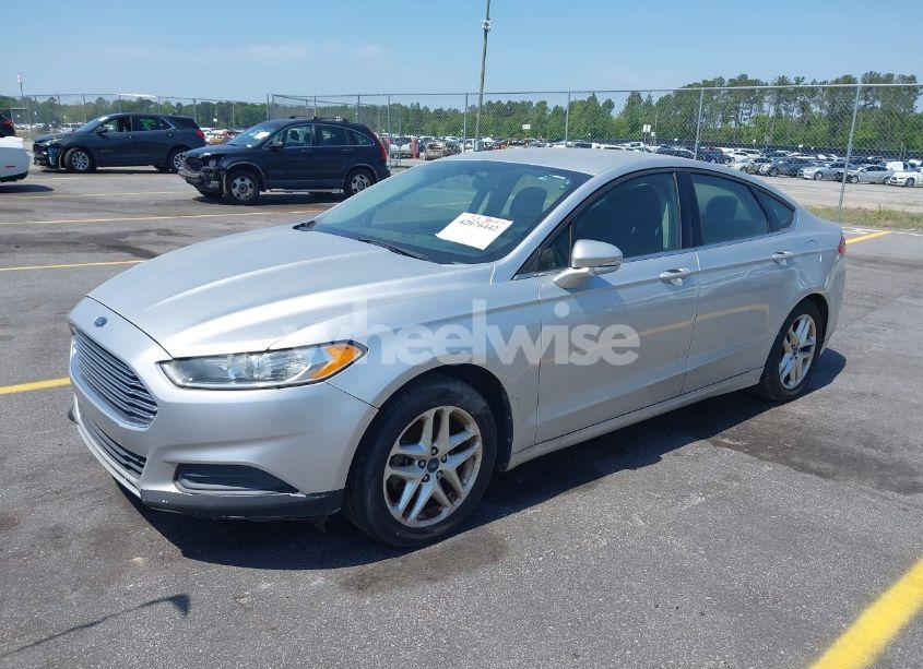 Photo 2 of 2013 Ford Fusion SE (VIN 3FA6P0H72DR137363)
