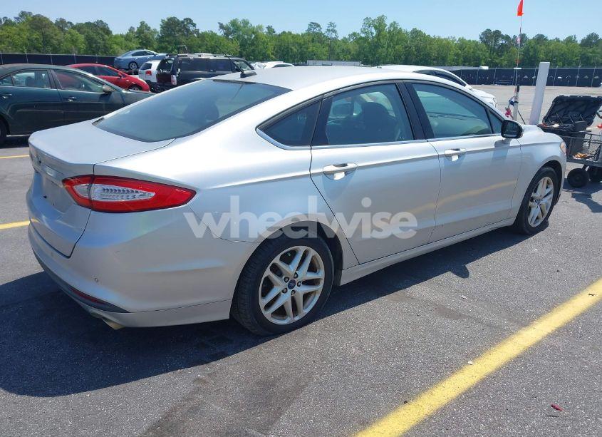 Photo 4 of 2013 Ford Fusion SE (VIN 3FA6P0H72DR137363)