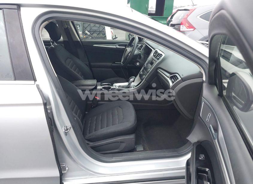 Photo 5 of 2013 Ford Fusion SE (VIN 3FA6P0H72DR179483)