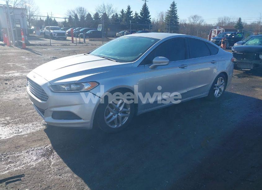 Photo 2 of 2013 Ford Fusion SE (VIN 3FA6P0H72DR200204)