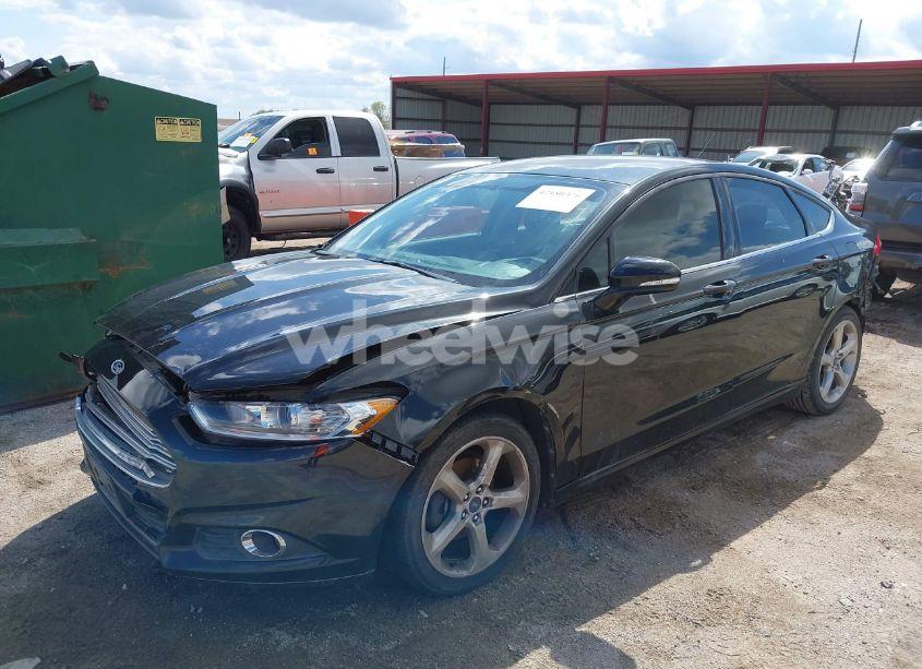 Photo 2 of 2013 Ford Fusion SE (VIN 3FA6P0H72DR227841)