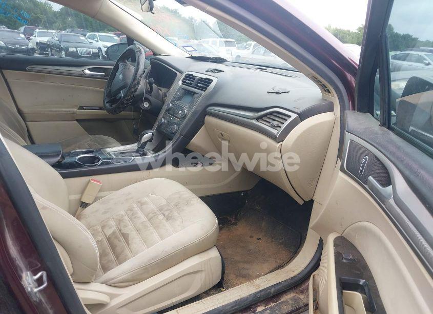 Photo 5 of 2013 Ford Fusion SE (VIN 3FA6P0H72DR274982)