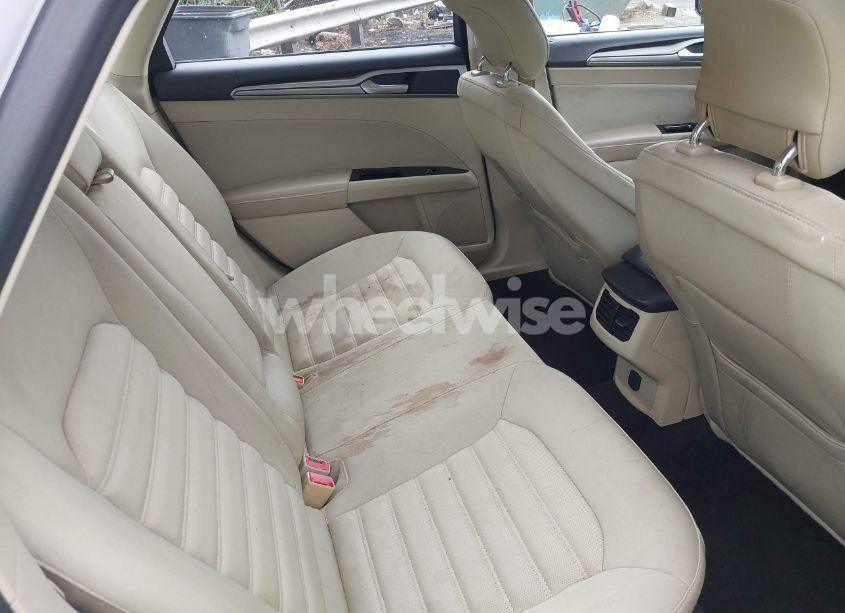 Photo 8 of 2013 Ford Fusion SE (VIN 3FA6P0H72DR305275)