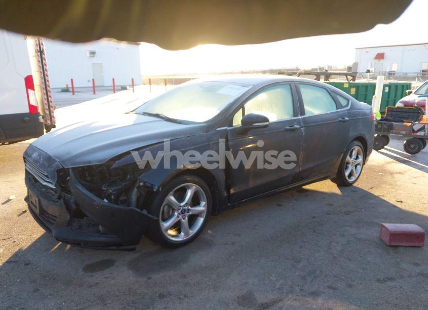 Photo 2 of 2014 Ford Fusion SE (VIN 3FA6P0H72ER136151)