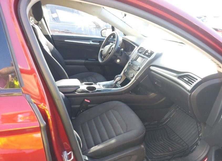 Photo 5 of 2014 Ford Fusion SE (VIN 3FA6P0H72ER137185)