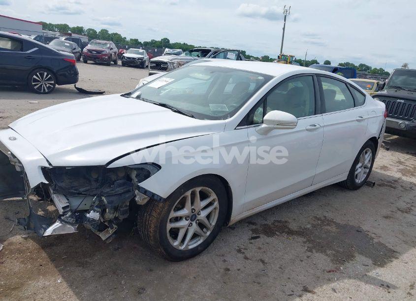 Photo 2 of 2014 Ford Fusion SE (VIN 3FA6P0H72ER171241)