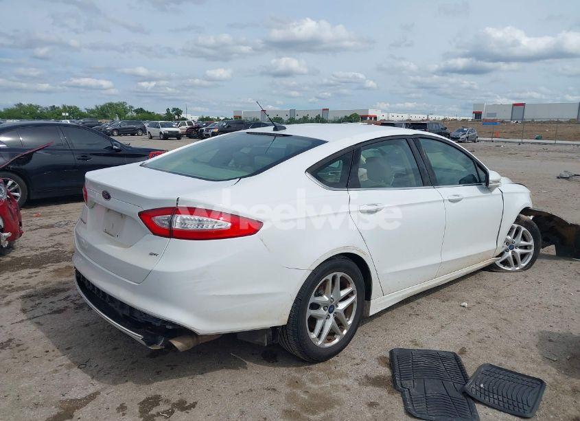 Photo 4 of 2014 Ford Fusion SE (VIN 3FA6P0H72ER171241)