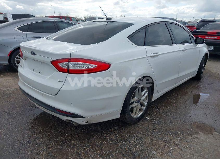 Photo 4 of 2014 Ford Fusion SE (VIN 3FA6P0H72ER242809)