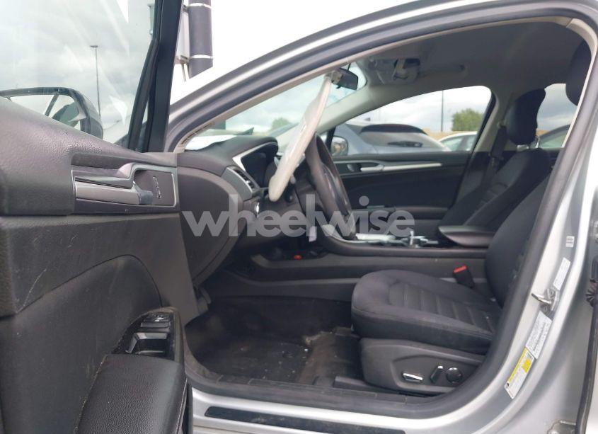 Photo 5 of 2014 Ford Fusion SE (VIN 3FA6P0H72ER244138)