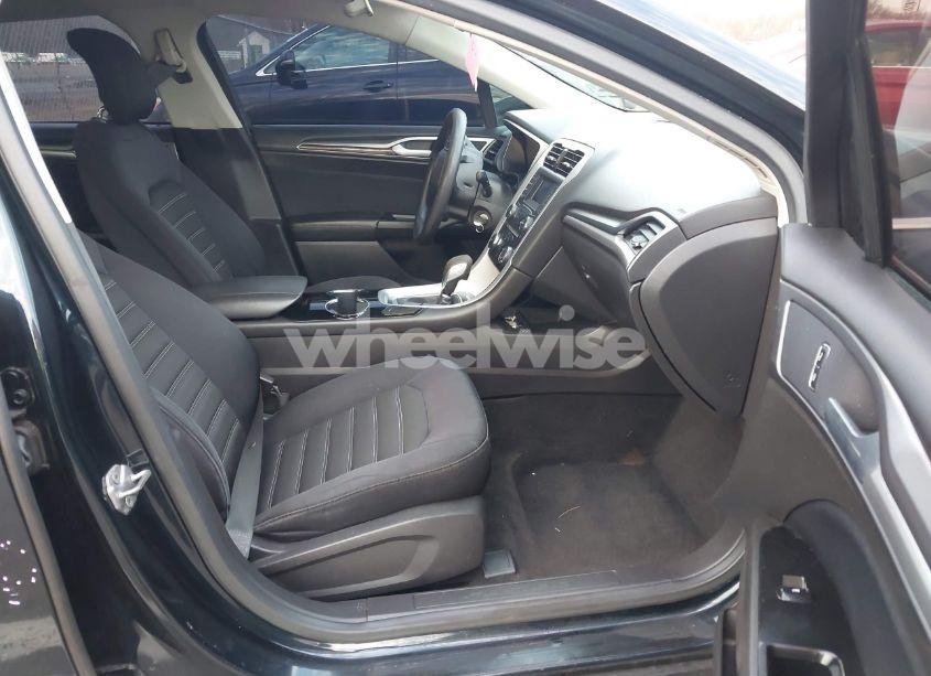 Photo 5 of 2014 Ford Fusion SE (VIN 3FA6P0H72ER264549)