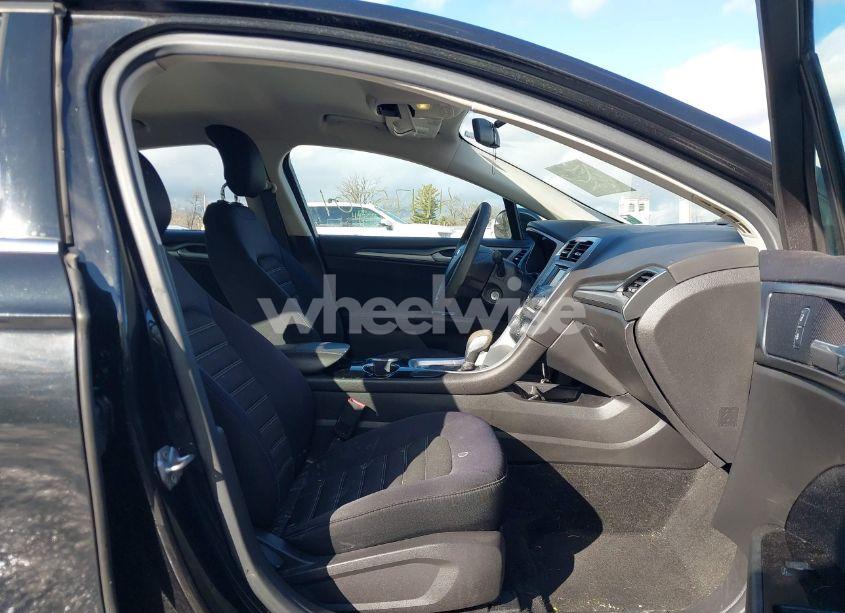 Photo 5 of 2014 Ford Fusion SE (VIN 3FA6P0H72ER276426)