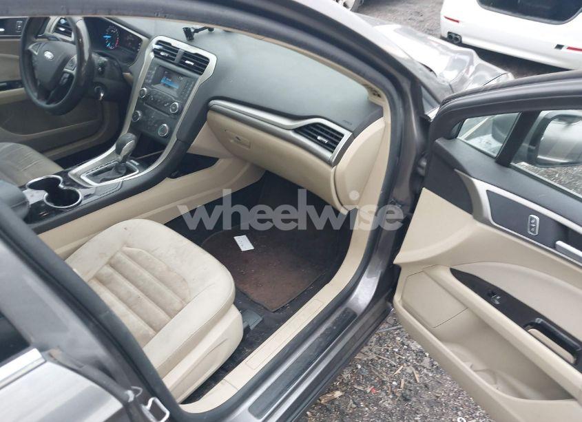 Photo 5 of 2014 Ford Fusion SE (VIN 3FA6P0H72ER387008)